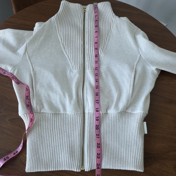 Varley Cream Sweater - Picture 10 of 14